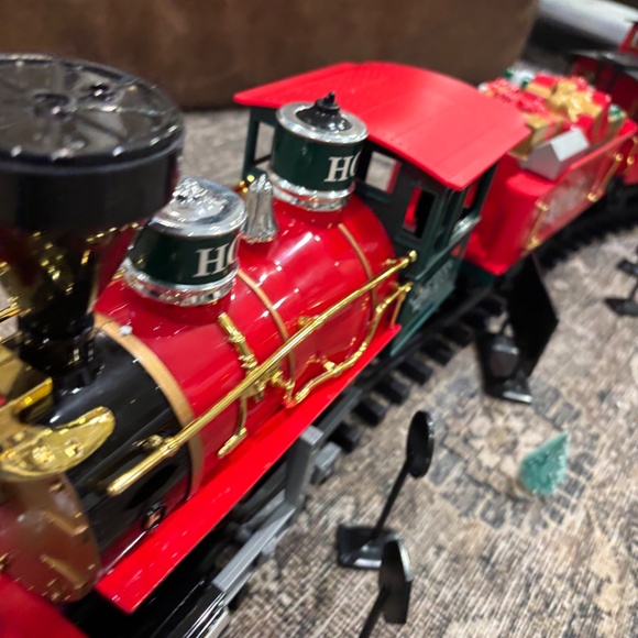 Lionel G Gauge HOLIDAY TRAIN Set COMPLETE 62134 WORKS GREAT - Picture 4 of 11